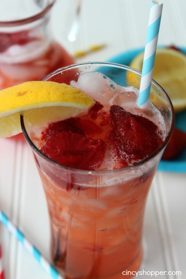 Red Robin freckled lemonade